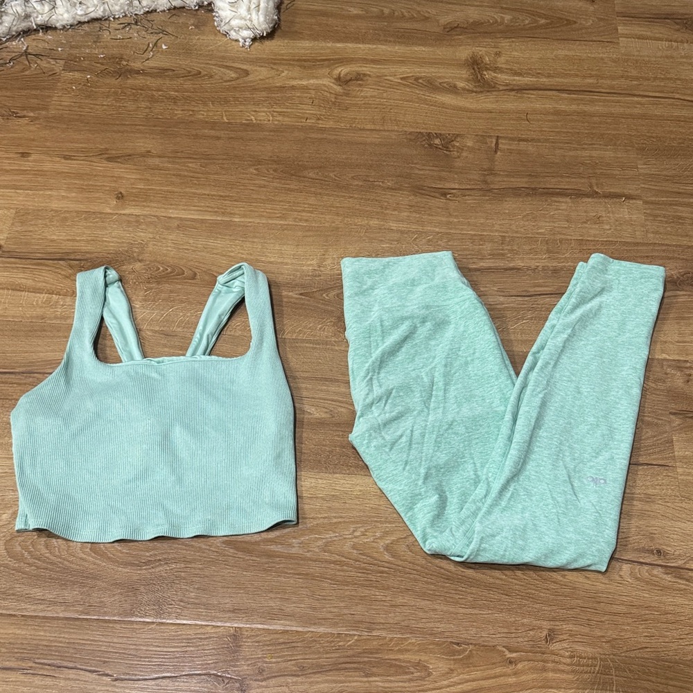 ALO Yoga Mint Green Leggings
